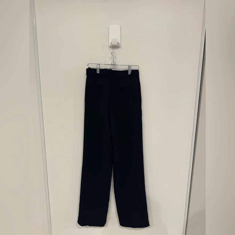 Aritzia Effortless Pants - Picture 4 of 9